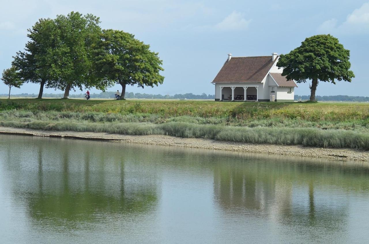 Sealov Hebergements Insolites- Linge, Menage Et Velos Inclus Eaucourt-sur-Somme エクステリア 写真
